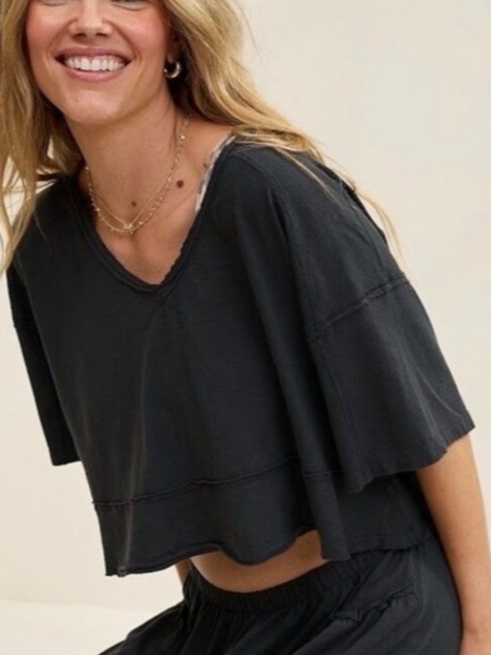 aerie Black Cropped V-Neck Tee Sz XXS NWT